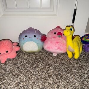Stuffed Animal Set -INCLUDES TWO 5 inch SQUISHMALLOWS
